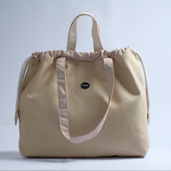 Cuddle Tote Monotone - Picture 4 of 16